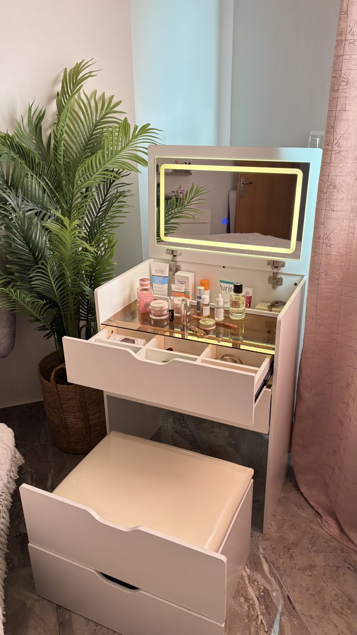 ⁦مكتب مكياج مع اضائة⁩ - الصورة ⁦3⁩